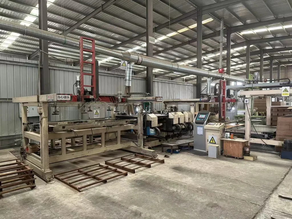 Laminate flooring saw line